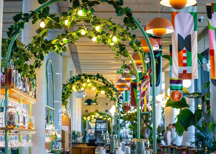 People - MaraisAuberge de Jeunesse Paris