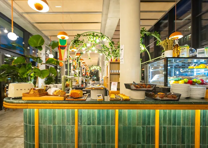 People - MaraisAuberge de Jeunesse Paris